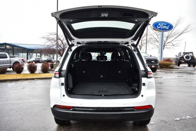 used 2024 Jeep Grand Cherokee car, priced at $36,911