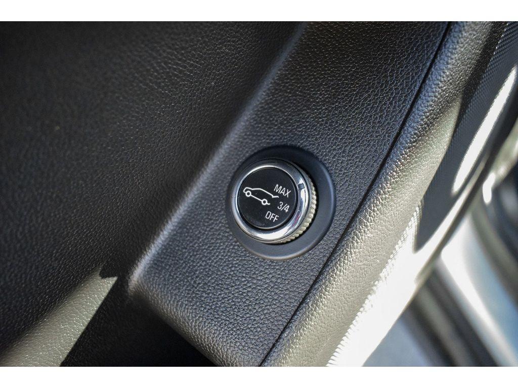 used 2022 Chevrolet Traverse car, priced at $25,911