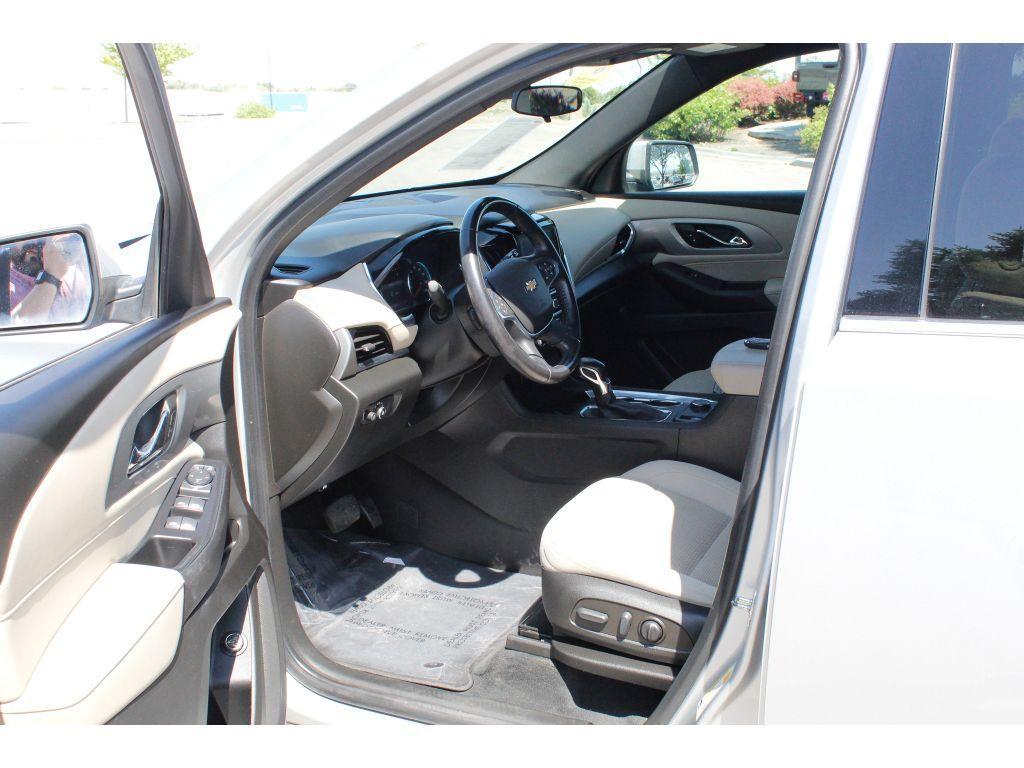 used 2022 Chevrolet Traverse car, priced at $27,000