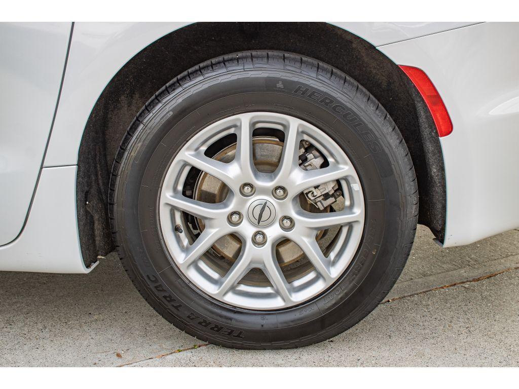 used 2022 Chrysler Pacifica car, priced at $24,500