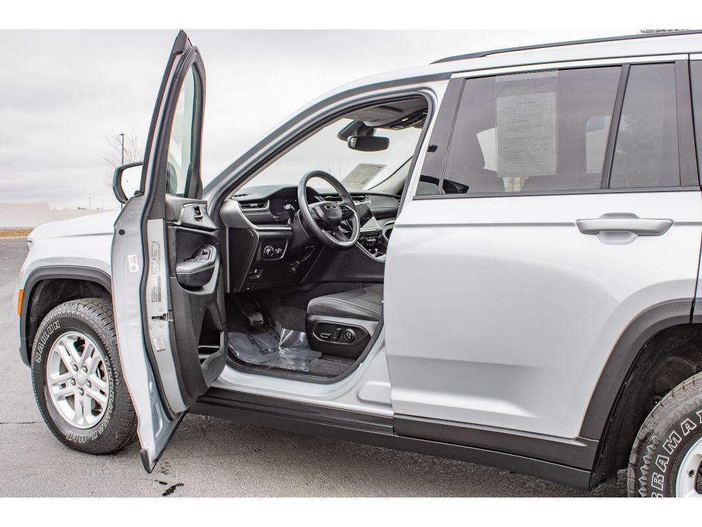 used 2023 Jeep Grand Cherokee car, priced at $24,000