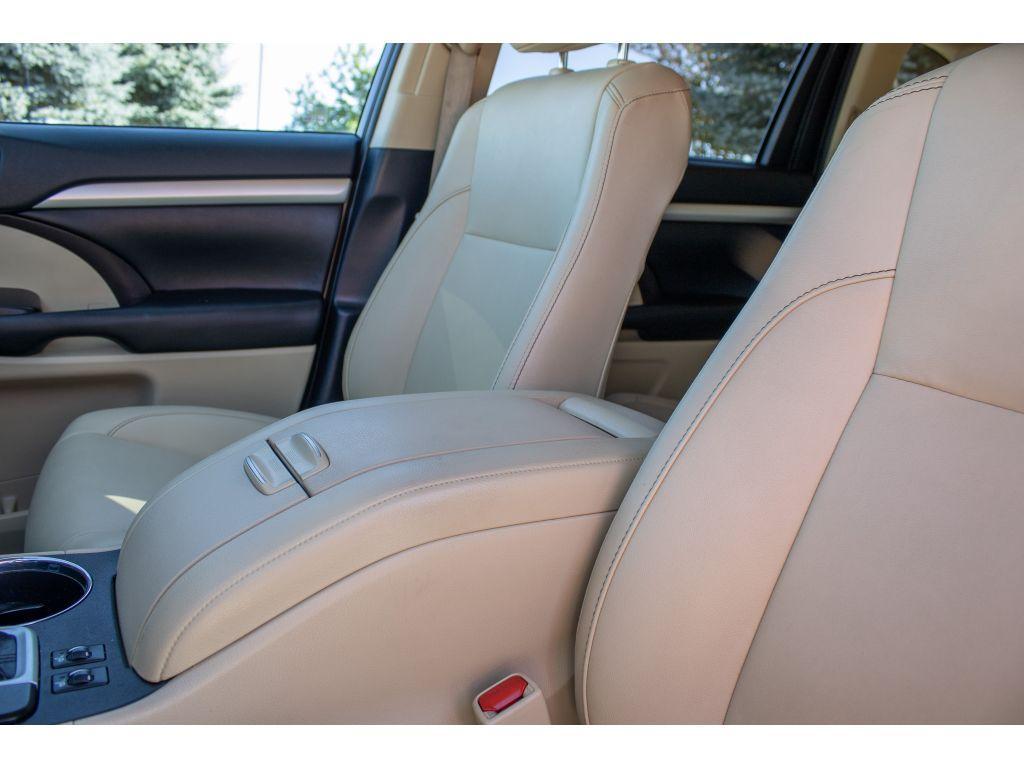 used 2019 Toyota Highlander car, priced at $29,000