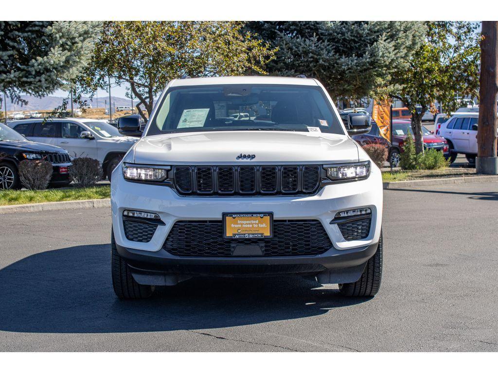 used 2023 Jeep Grand Cherokee car, priced at $30,911