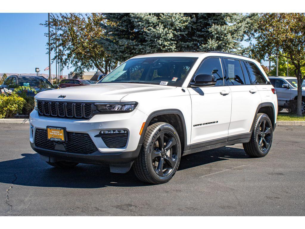 used 2023 Jeep Grand Cherokee car, priced at $30,911