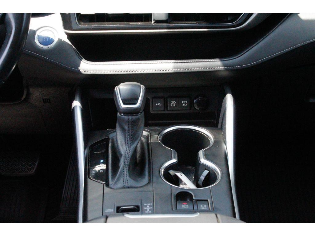 used 2021 Toyota Highlander Hybrid car, priced at $32,500