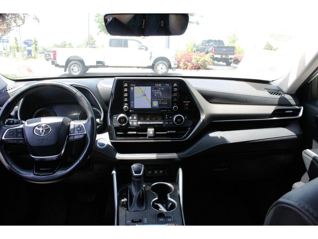 used 2021 Toyota Highlander Hybrid car, priced at $32,500