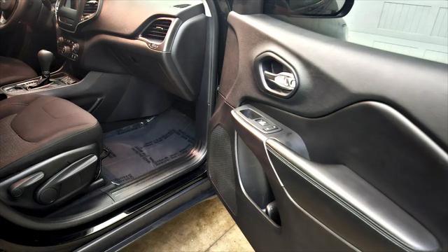 used 2020 Jeep Cherokee car, priced at $13,695