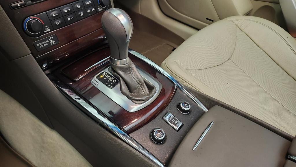 used 2011 INFINITI G37 car, priced at $10,495