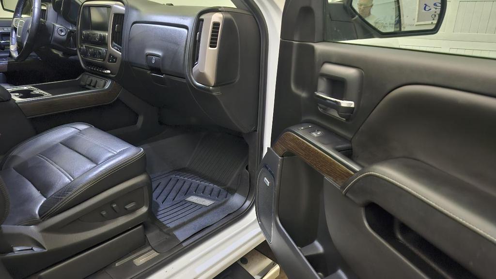 used 2018 GMC Sierra 1500 car, priced at $27,895