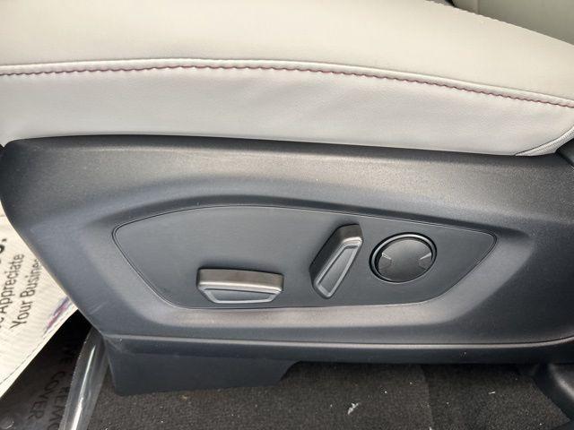 new 2025 Ford Explorer car, priced at $47,776