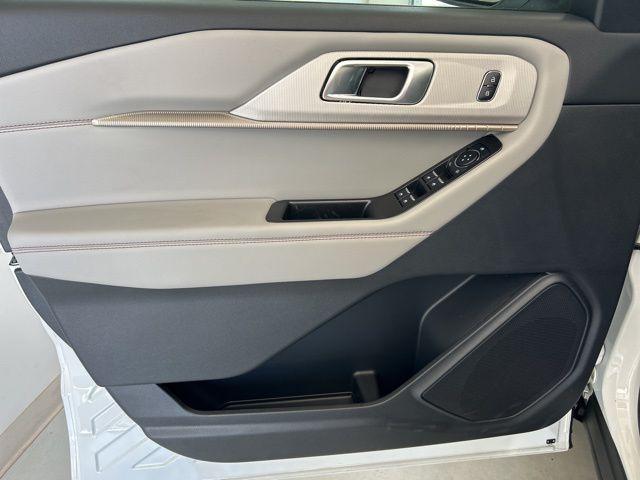new 2025 Ford Explorer car, priced at $47,776
