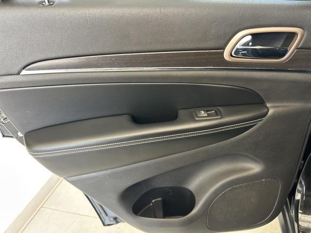 used 2016 Jeep Grand Cherokee car, priced at $17,575