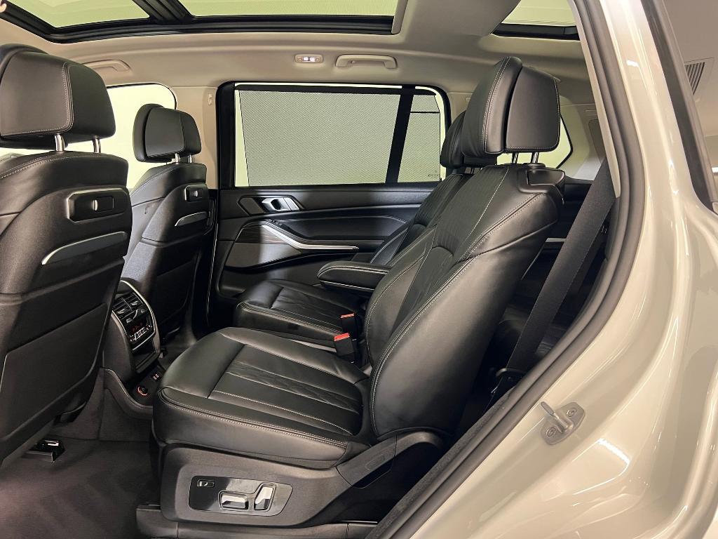 new 2026 BMW X7 car, priced at $99,775