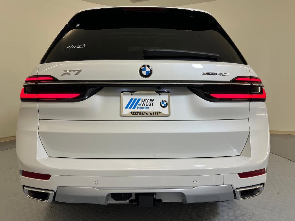 new 2026 BMW X7 car, priced at $99,775