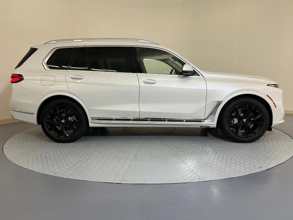 new 2026 BMW X7 car, priced at $99,775