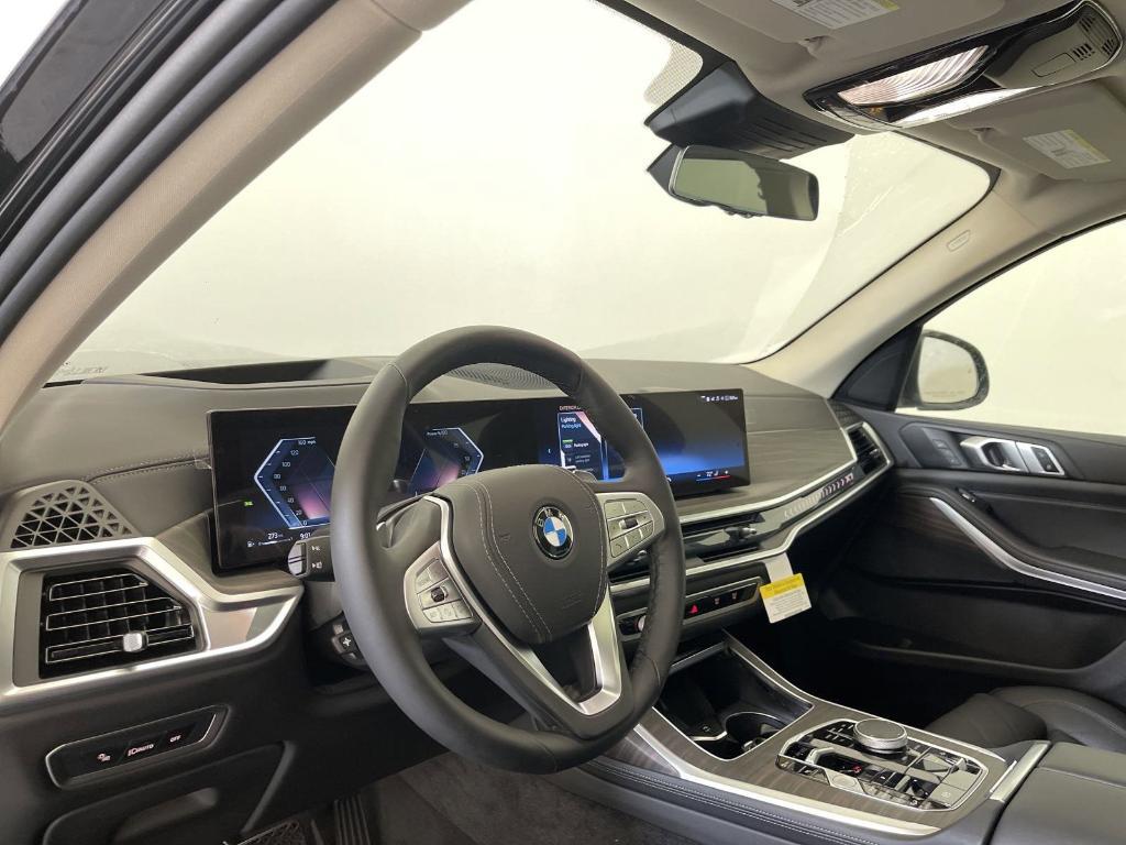 new 2025 BMW X7 car, priced at $90,615