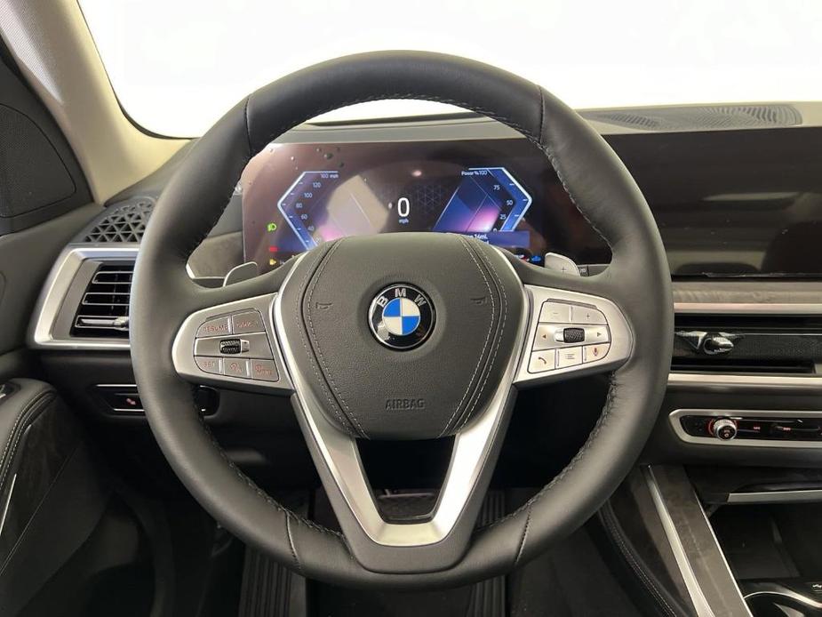 new 2025 BMW X7 car, priced at $90,345