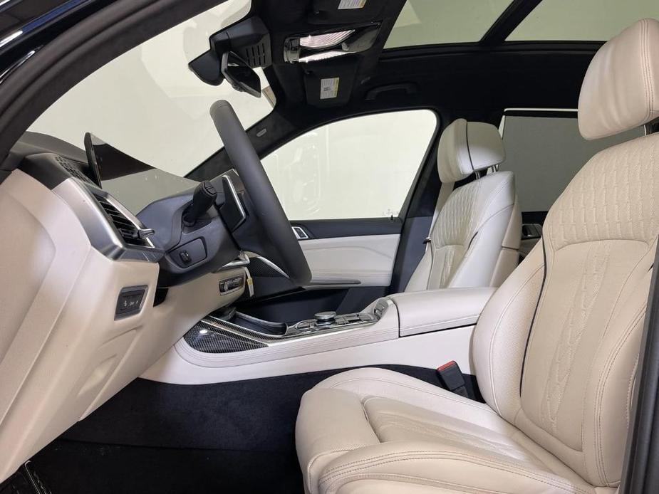 new 2025 BMW X7 car, priced at $114,820