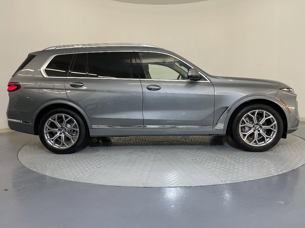 new 2025 BMW X7 car, priced at $91,365