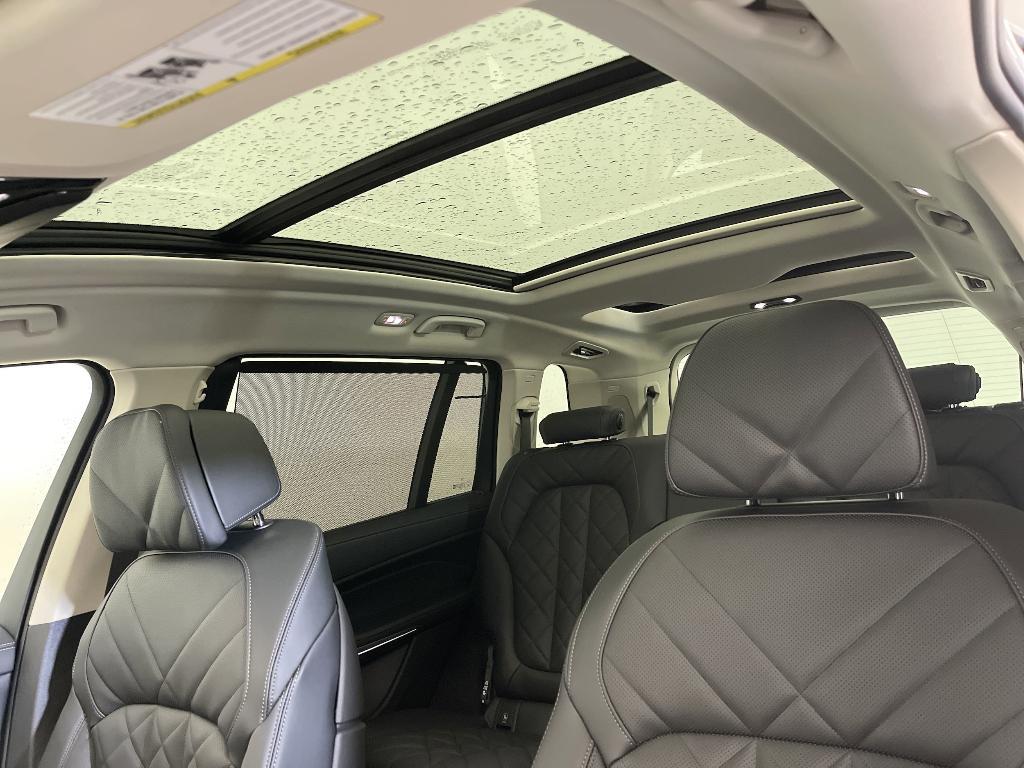 new 2025 BMW X7 car, priced at $91,365