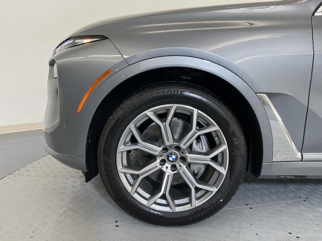 new 2025 BMW X7 car, priced at $91,365