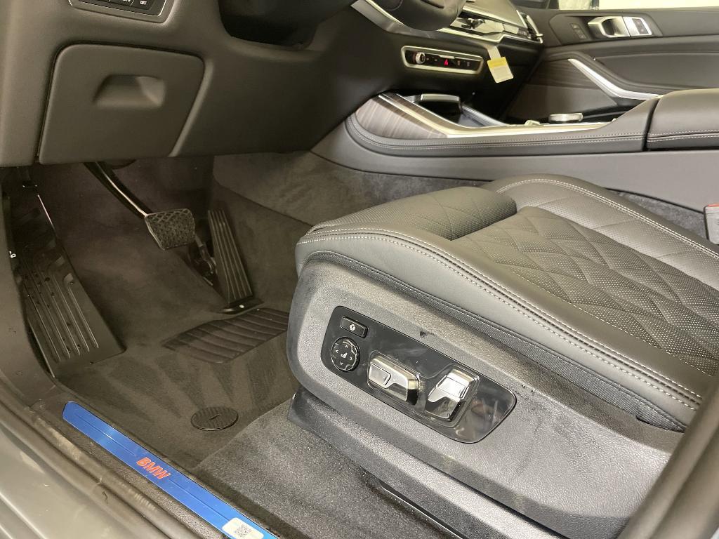 new 2025 BMW X7 car, priced at $91,365