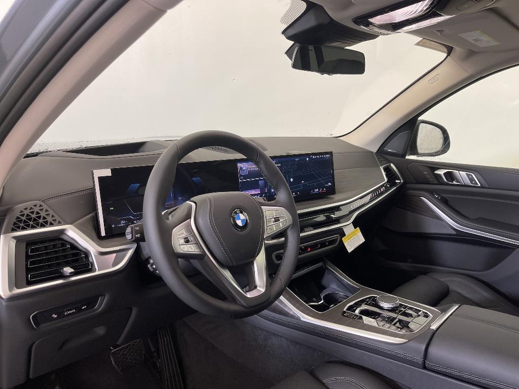 new 2025 BMW X7 car, priced at $91,365