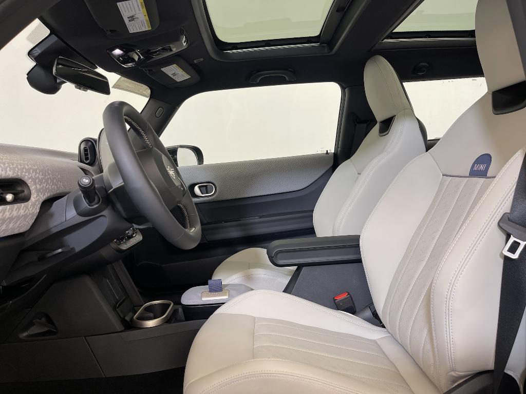 used 2025 MINI Hardtop car, priced at $30,998
