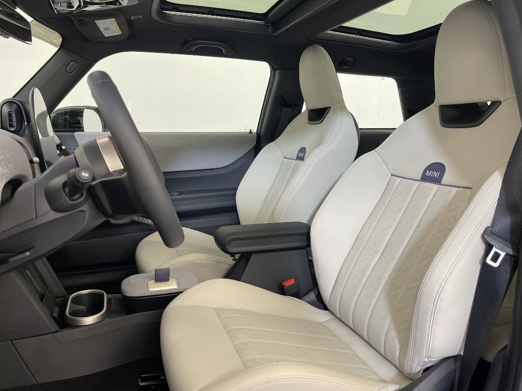 used 2025 MINI Hardtop car, priced at $30,998