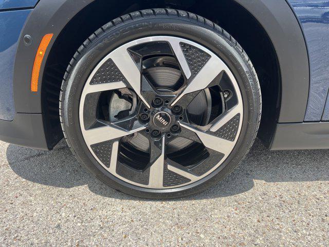 used 2025 MINI Hardtop car, priced at $30,999