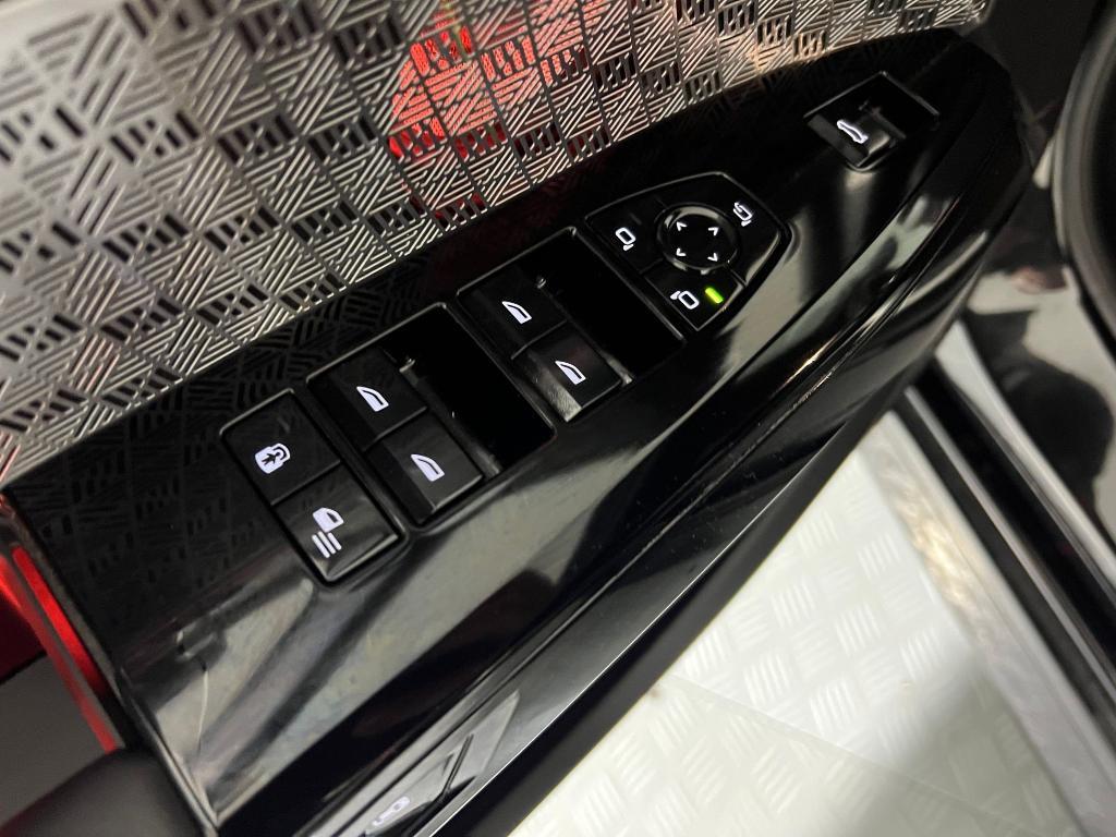 used 2025 BMW i7 car, priced at $113,582