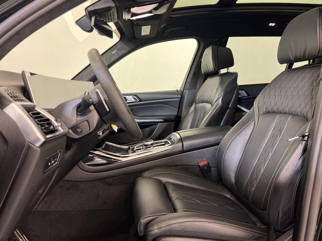 new 2026 BMW X7 car, priced at $120,685