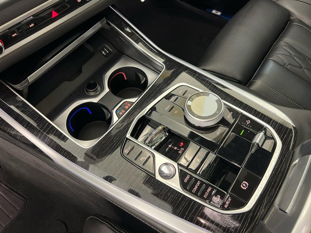 new 2026 BMW X7 car, priced at $120,685