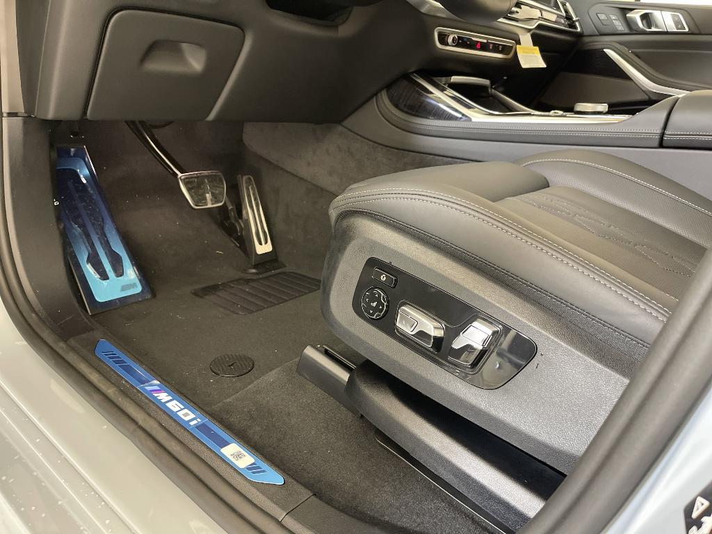 new 2025 BMW X7 car, priced at $122,860