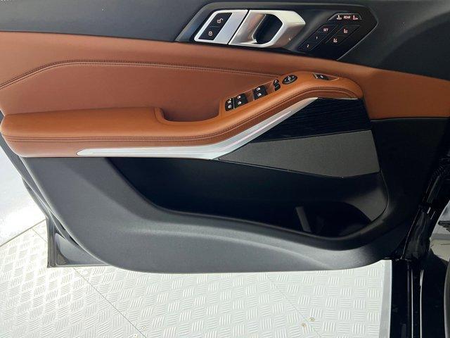 new 2026 BMW X7 car, priced at $105,735