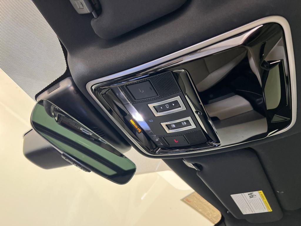 used 2020 Land Rover Range Rover Velar car, priced at $28,998