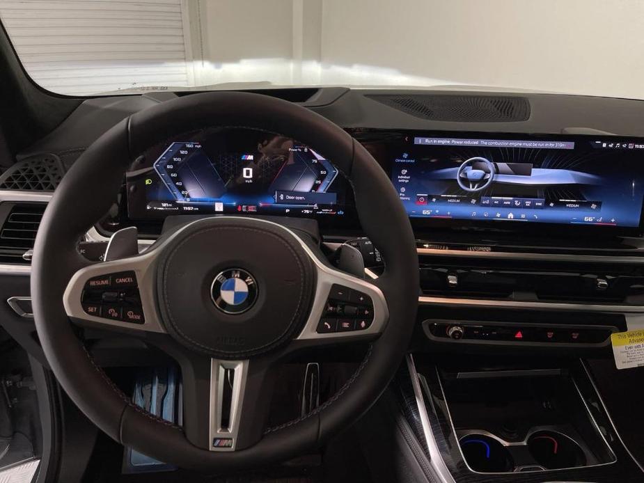 new 2025 BMW X7 car, priced at $117,770