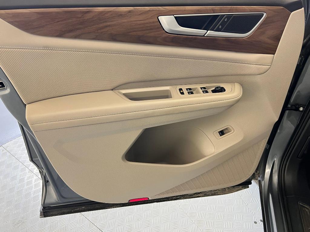 used 2024 Volkswagen Atlas car, priced at $30,999