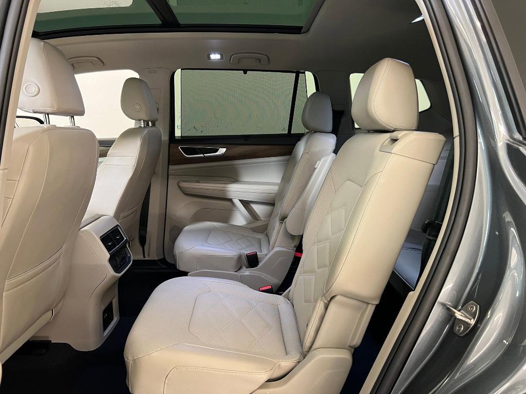 used 2024 Volkswagen Atlas car, priced at $30,999