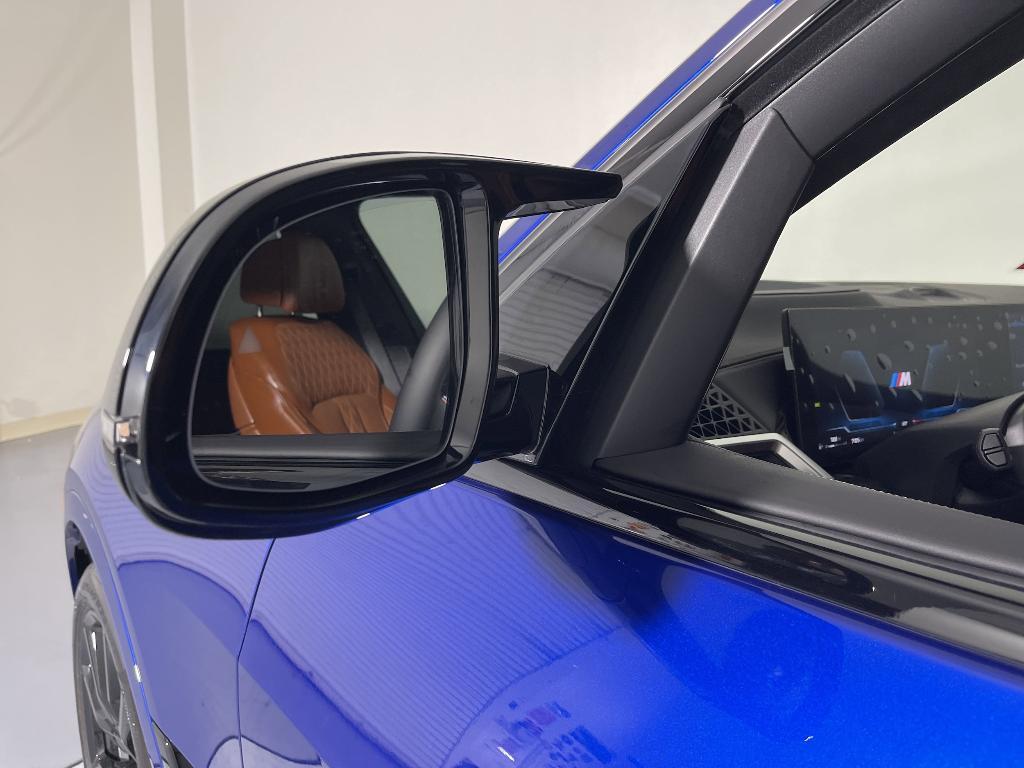 new 2026 BMW X7 car, priced at $125,290
