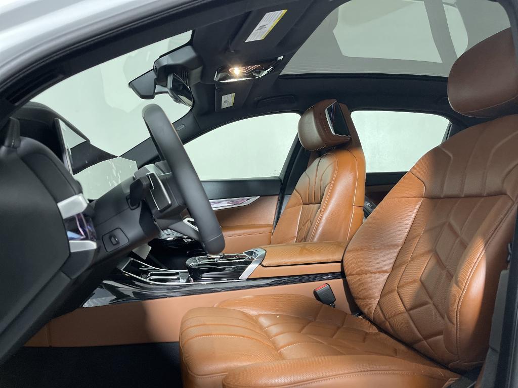 new 2025 BMW i7 car, priced at $133,080