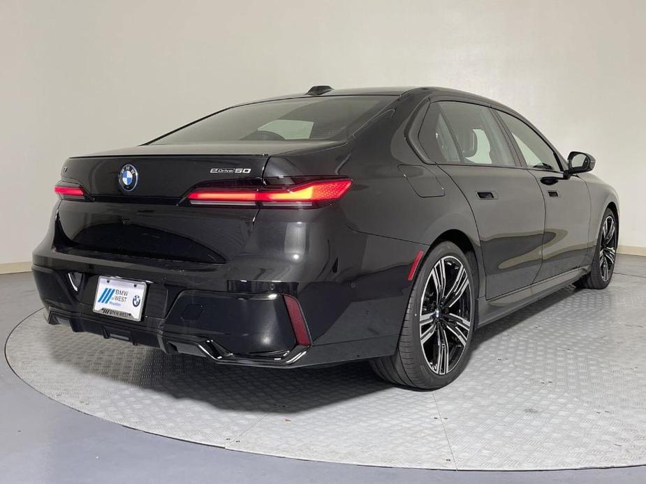 new 2025 BMW i7 car, priced at $115,425