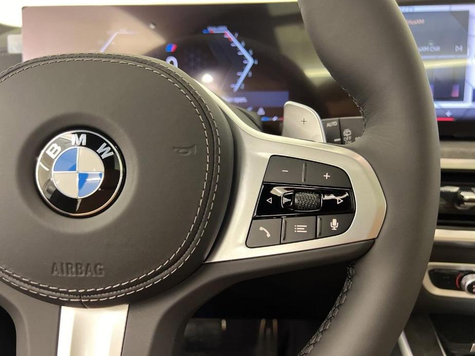 new 2025 BMW X7 car, priced at $91,045