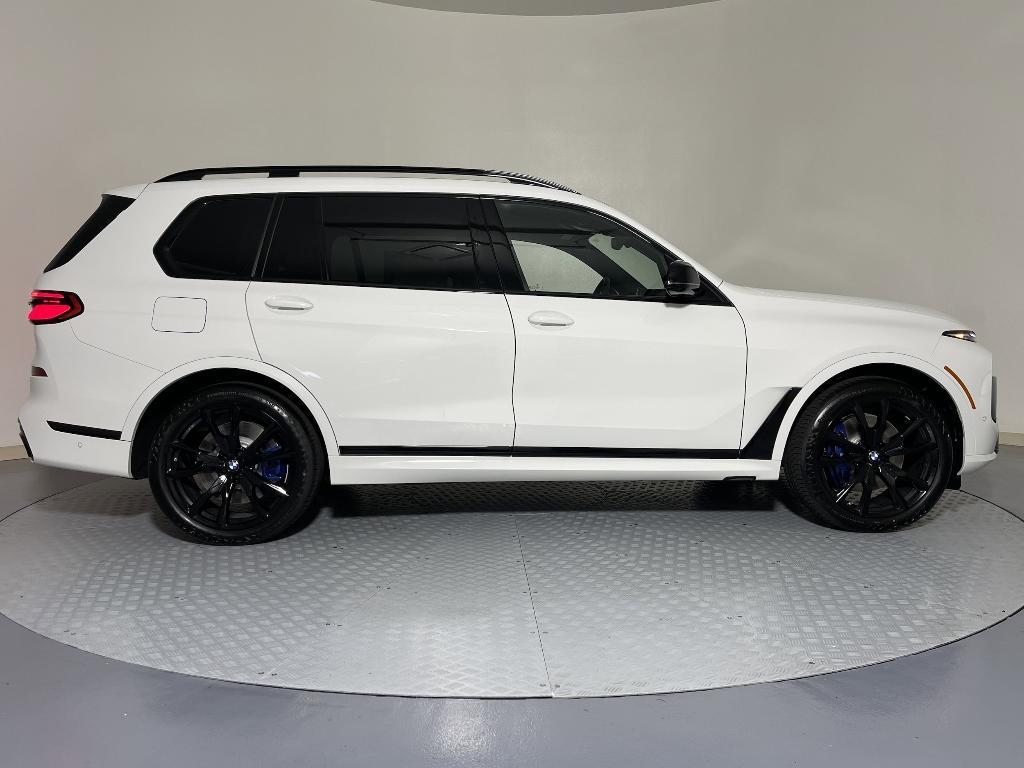 new 2026 BMW X7 car, priced at $125,135