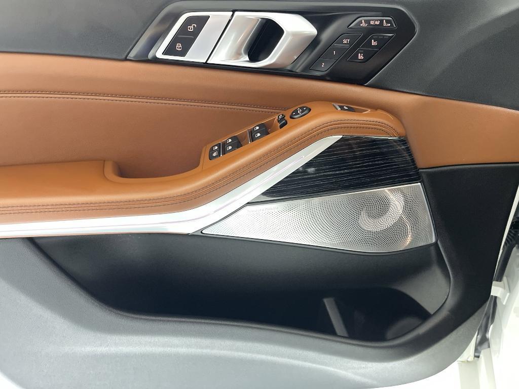 new 2026 BMW X7 car, priced at $125,135