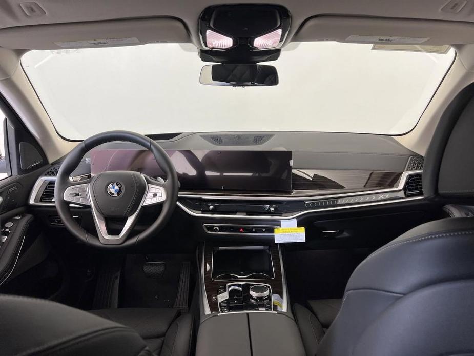new 2025 BMW X7 car, priced at $91,045