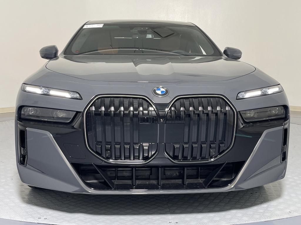 new 2025 BMW 760 car, priced at $138,555