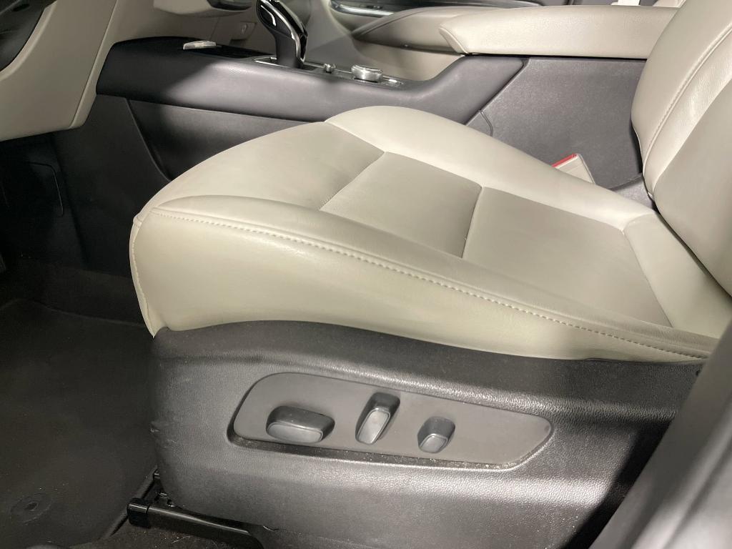 used 2022 Cadillac XT4 car, priced at $21,496
