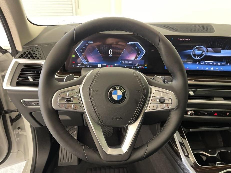 new 2025 BMW X7 car, priced at $94,490