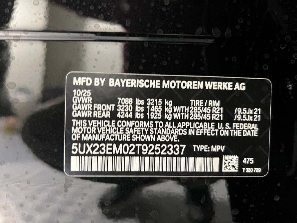 new 2026 BMW X7 car, priced at $100,085